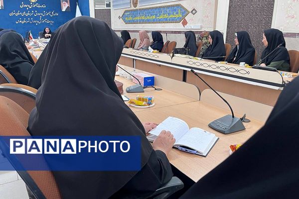 جلسه عفاف و حجاب با موضوع نقش زن در دفاع از حریم ولایت و زیست عفیفانه