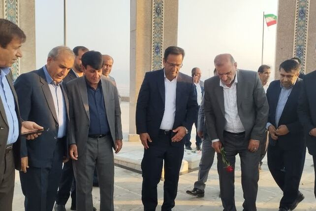 تجدید میثاق مشاور وزیر و مسئولان با آرمان‌های شهدا در یاسوج