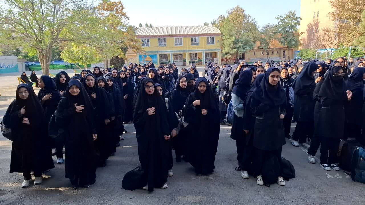 زنگ مهر در دبیرستان شاهد تقوا پیشگان ناحیه ۴ مشهد نواخته شد