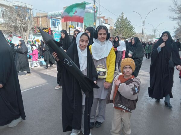 راهپیمایی 22 بهمن در شهرستان فاروج 