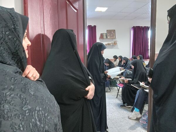 بازدید مدیران مدارس نیشابور از دبیرستان خاص فرهنگ مهر فاطمی 