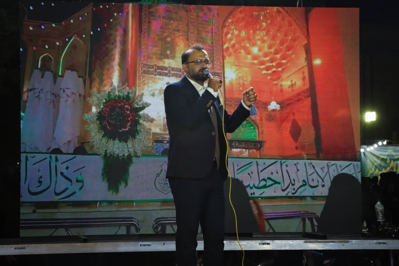 غدیر کیلومتری کاشان؛ جشن بی‌وقفه‌ی ولایت در چهارراه نماز