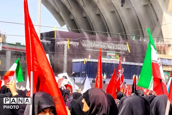 فریاد نسل نو در سوگ رهبر؛ مشقِ وفاداری در قابِ تشییع 