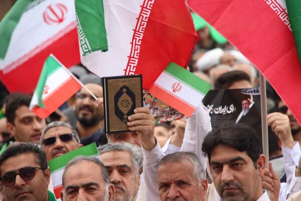 مردم غیرتمند یزد بار دیگر صحنه‌ای از همبستگی ملی را رقم زدند