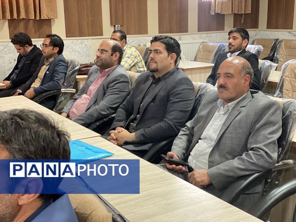 همایش مدیران مدارس شهرستان مه‌ولات در آستانه هفته بزرگداشت مقام والای معلم