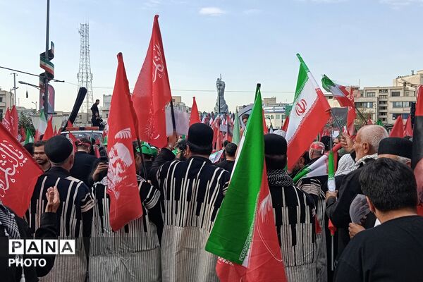 حضور غیور مردان چهارمحال و بختیاری در آیین وداع و تشییع رهبر شهید انقلاب اسلامی ایران