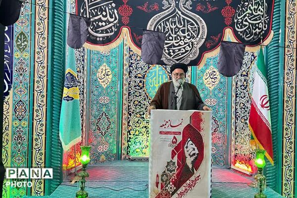 تأکید بر بصیرت و وحدت در نماز جمعه فیروزکوه