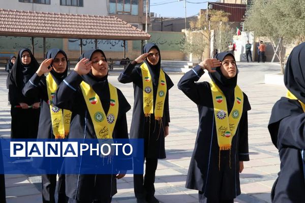 مراسم زنگ پدافند غیرعامل در مدرسه ام هانی ناحیه 2 یزد 