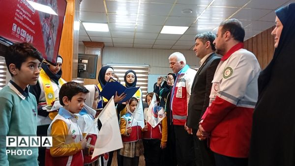 گرامیداشت روز جهانی صلیب سرخ و هلال‌احمر با حضور تشکل‌های دانش‌آموزی در آذربایجان شرقی