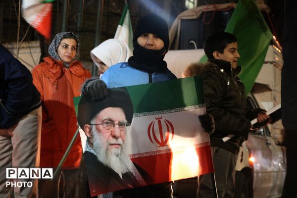 تجدید پیمان، بر مدار ایران