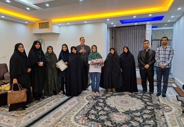 دیدار مسئولین آموزش و پرورش ناحیه ۴ اصفهان با خانواده جانباز یوسف اسفنانی