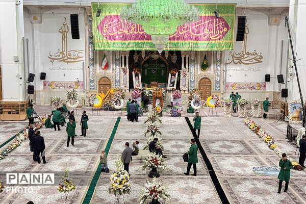 جشن آغاز دهه کرامت در حرم حضرت معصومه(س)