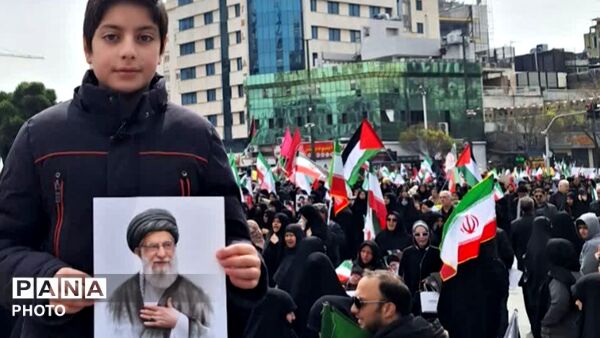 خروش مردمان مشهدی در راهپیمایی حماسی روز قدس 