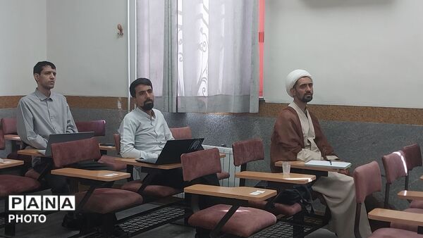 کارگاه آموزشی خودشناسی در دبیرستان آرمینه مصلی‌نژاد