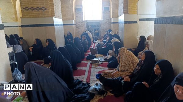 از پیر تا کودک در نماز جمعه نیشابور حضور دارند-۲