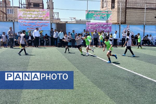 مسابقات مینی فوتبال دانش‌آموزان دوره اول ودوم ابتدایی در بهارستان‌۲