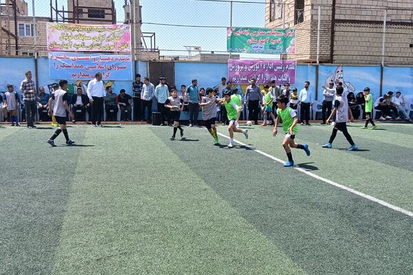 مسابقات مینی فوتبال دانش‌آموزان دوره اول ودوم ابتدایی در بهارستان‌۲