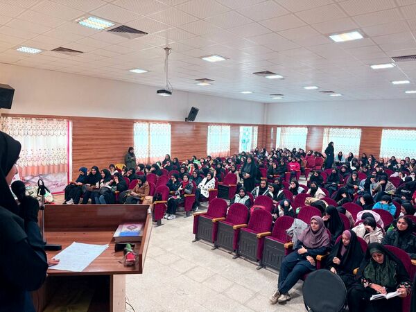 جشن میلاد منجی؛ تجلی نور امید