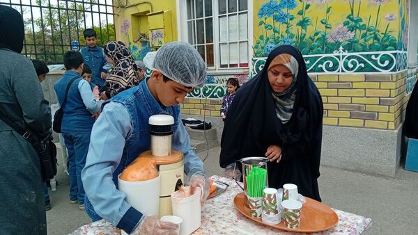 جشنواره غذا و صنایع دستی در دبستان امام حسن (ع) مصلی نژاد