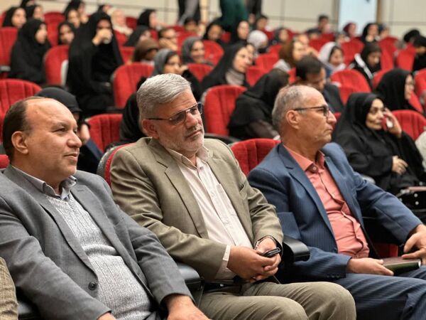  رونمایی از چهار کتاب در شب شعر خلیل‌آباد
