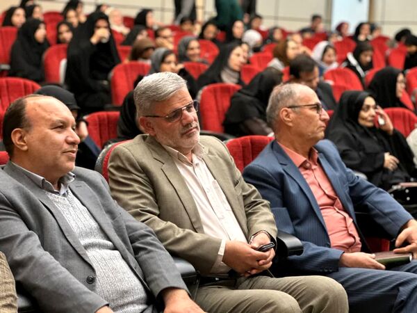  رونمایی از چهار کتاب در شب شعر خلیل‌آباد