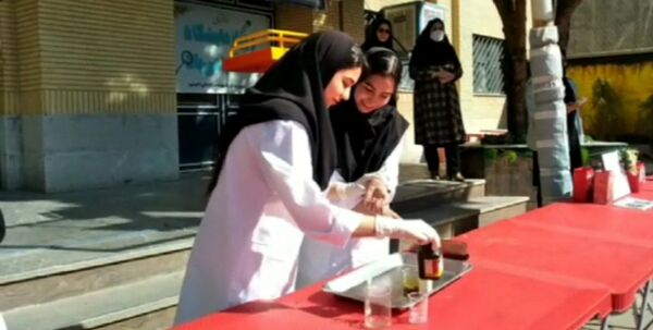 جشن روز آزمایشگاه در دبیرستان شهید مرادعلی امینی و هنرستان کیمیا