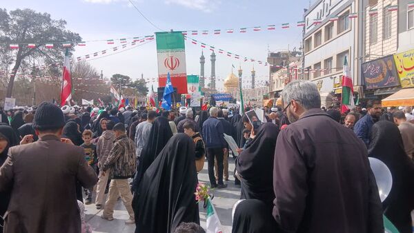 جلوه هایی از راهپیمایی جشن پیروزی انقلاب در شهر قم