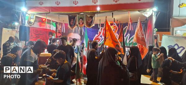 برپایی موکب سربازان رهبر در مسیر زائران مراسم تشییع آقای شهید ایران