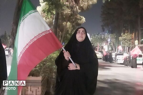 گردهمایی شبانه در محله ۱۳ آبان شهرری 