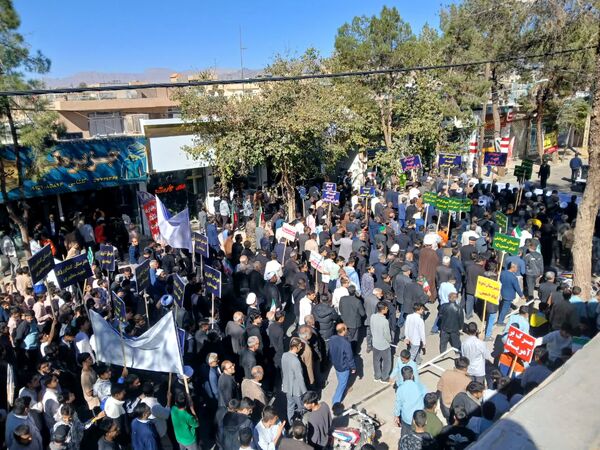 راهپیمایی پرشکوه مردم شهرستان خلیل‌آباد در سیزدهم آبان و گرامیداشت یوم‌الله ۱۳ آبان