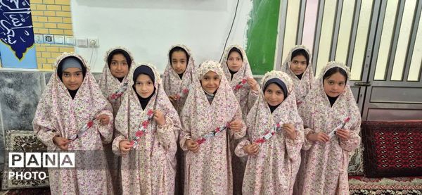  محفل انس با قرآن وضیافت افطاری در آموزشگاه شهید غلامپور زاوین