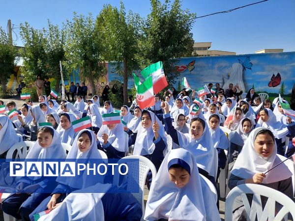 نواختن زنگ مهر در مدارس شهرستان خرم‌دره 