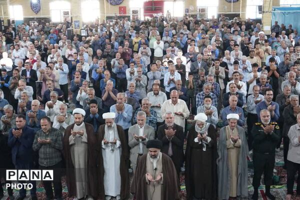 نسل نو در آینه ایمان؛ حضور دل‌نشین نوجوانان نماز جمعه بهارستان