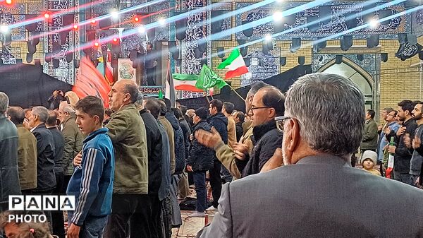 اجتماع شبانه رزن هم‌زمان با سالروز شهادت امام صادق(ع)