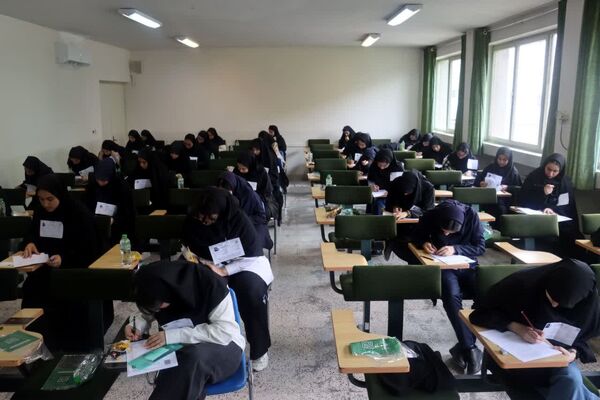 غوغای دانشگاه فردوسی مشهد در روز کنکور ۱۴۰۴