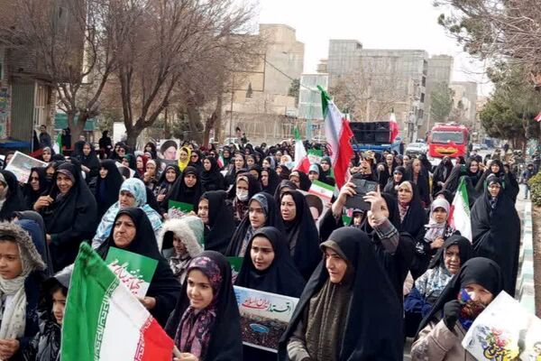 فرزندان ایران از مدارس شهریار تا راهپیمایی