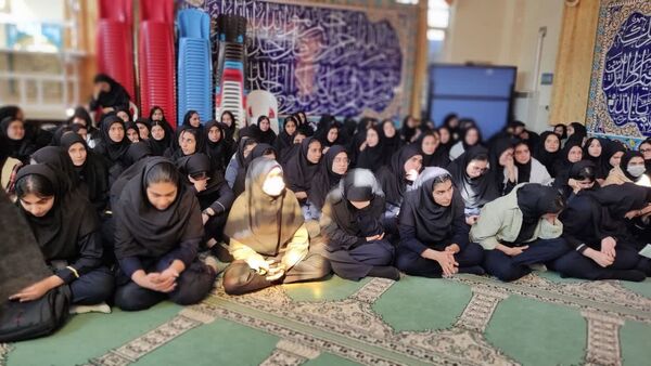 برگزاری آیین فاطمیه در دبیرستان نمونه دولتی حضرت زینب (س)