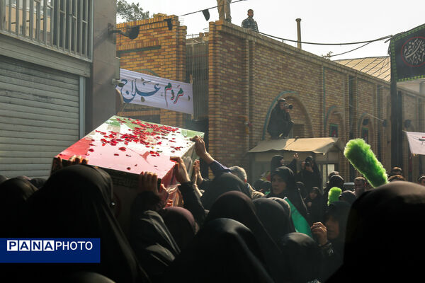 تشییع پیکر مطهر ۱۰۰ شهید گمنام