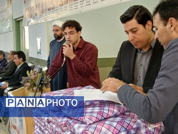 جشن ستارگان و تجلیل از پذیرفته شدگان کنکور ۱۴۰۴ دبیرستان نمونه آیت‌الله خامنه‌ای 