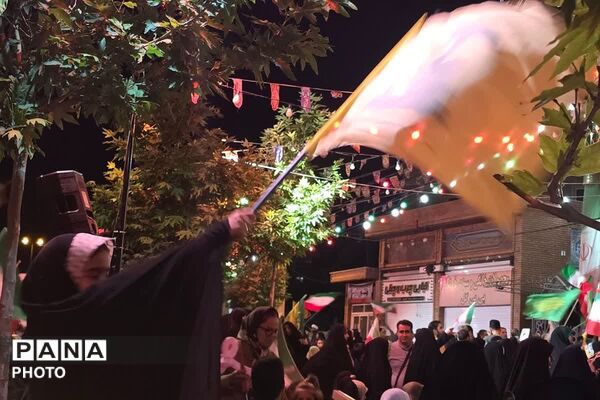 بیعت مردم در شب عید غدیروشعار ایستادگی در مسیر آرمان‌های انقلاب