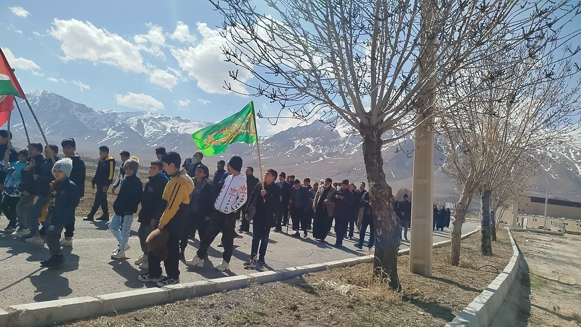 روستای دزک در سوگ ولی امر مسلمین
