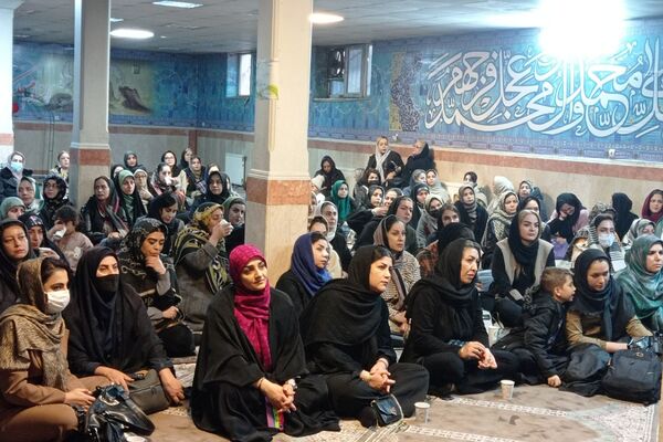 هنرنمایی دانش‌آموزان مدارس ناحیه دو شهرری در جشن میلاد حضرت فاطمه (س)