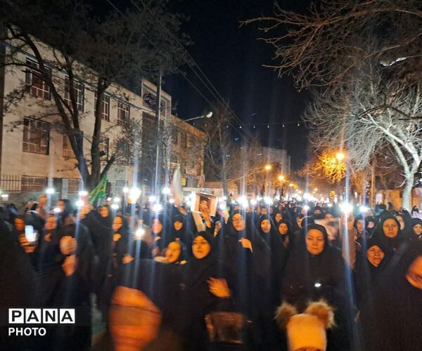 نمایش اقتدار مردم تویسرکان در شب پنجم شهادت رهبر انقلاب