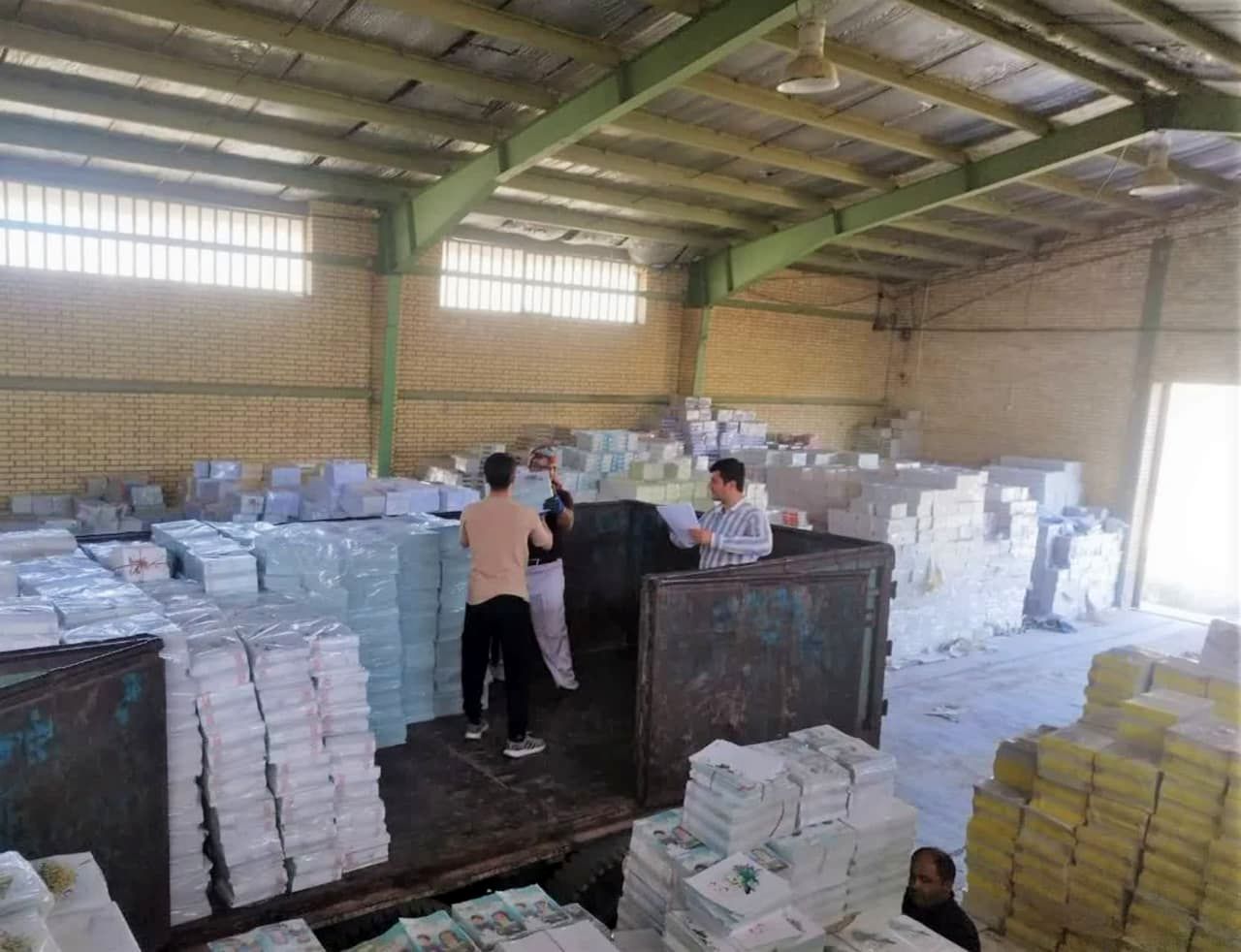 آغاز توزیع کتب درسی دوره ابتدایی، متوسطه اول و دوم نظری در سطح مناطق استان مرکزی