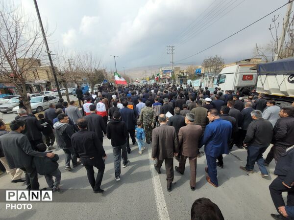  مردم خانمیرزا در سوگ پدر ایران