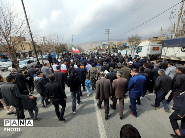  مردم خانمیرزا در سوگ پدر ایران