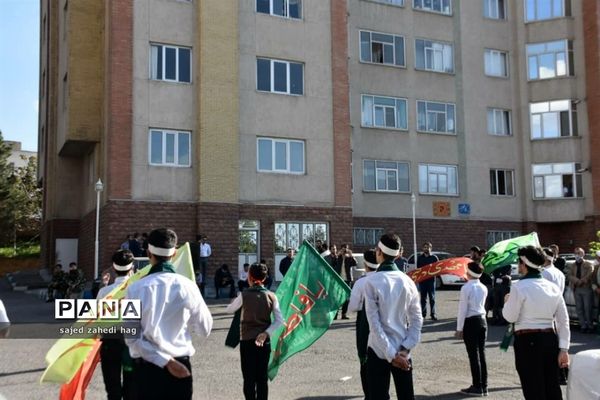 جشن خیابانی  حوزه ۴ بسیج  امام سجاد(ع)  به مناسبت میلاد امام حسن مجتبی(ع) در تبریز