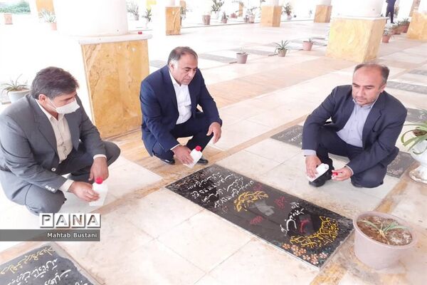تجدید پیمان مدیریت جدید آموزش و پرورش شهرستان دشتستان با آرمان‌های شهدا