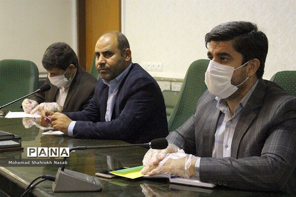 نشست کارگروه ستادطرح ساماندهی و نظارت بر تهیه و توزیع لباس فرم دانش آموزان