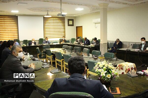 نشست کارگروه ستادطرح ساماندهی و نظارت بر تهیه و توزیع لباس فرم دانش آموزان